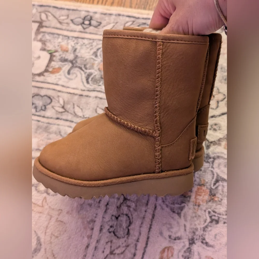 UGG Toddler Classic Short II Waterproof